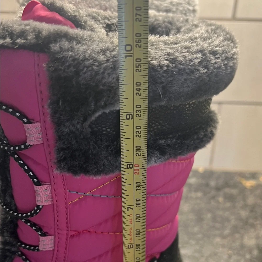 Size 3 Kamik Fuchsia and Black Snow Boots. 10” tall. Believed NWOT